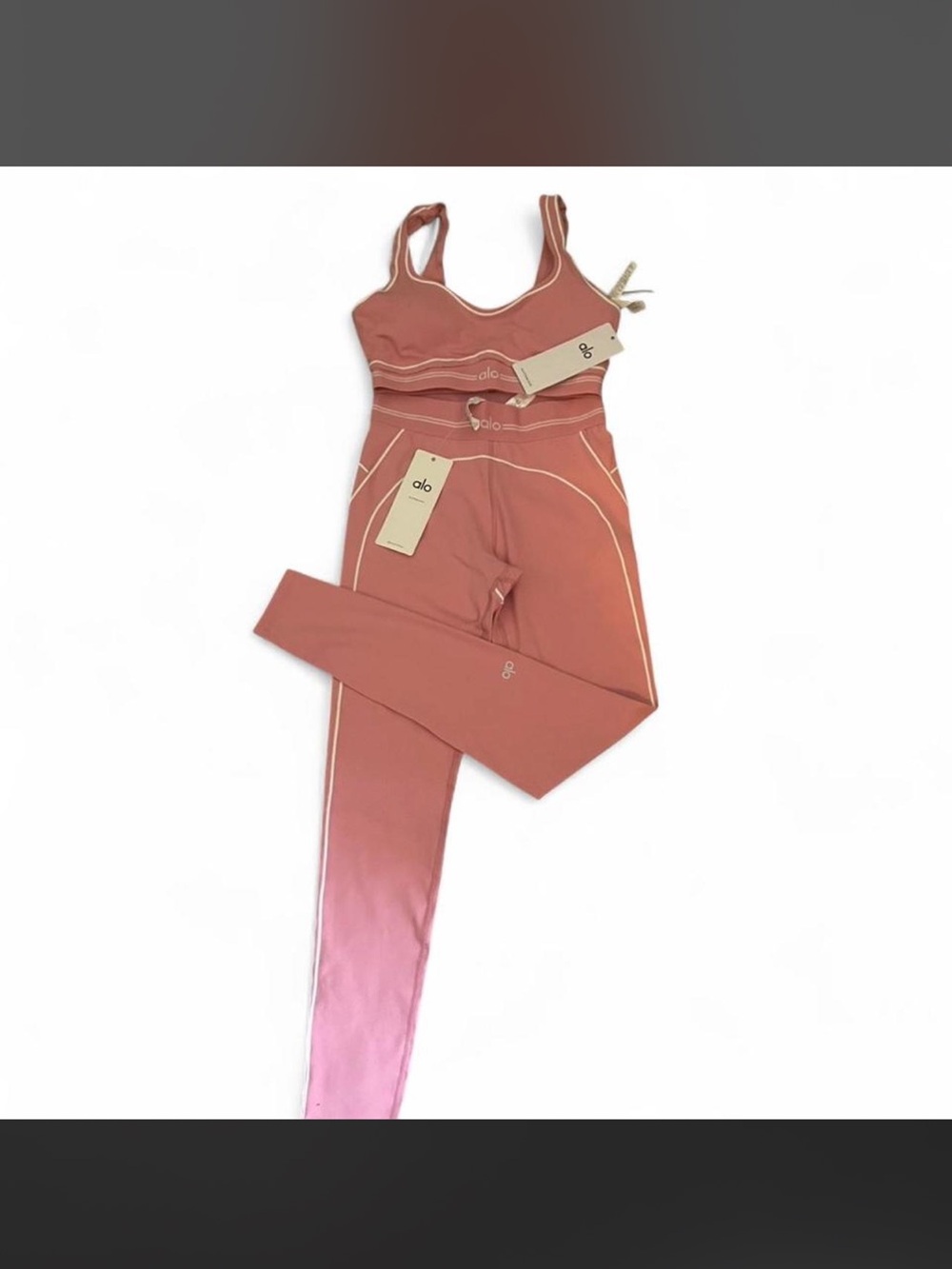 ALO Yoga Dusty Rose Contrast-Trim Sports Bra With leggings